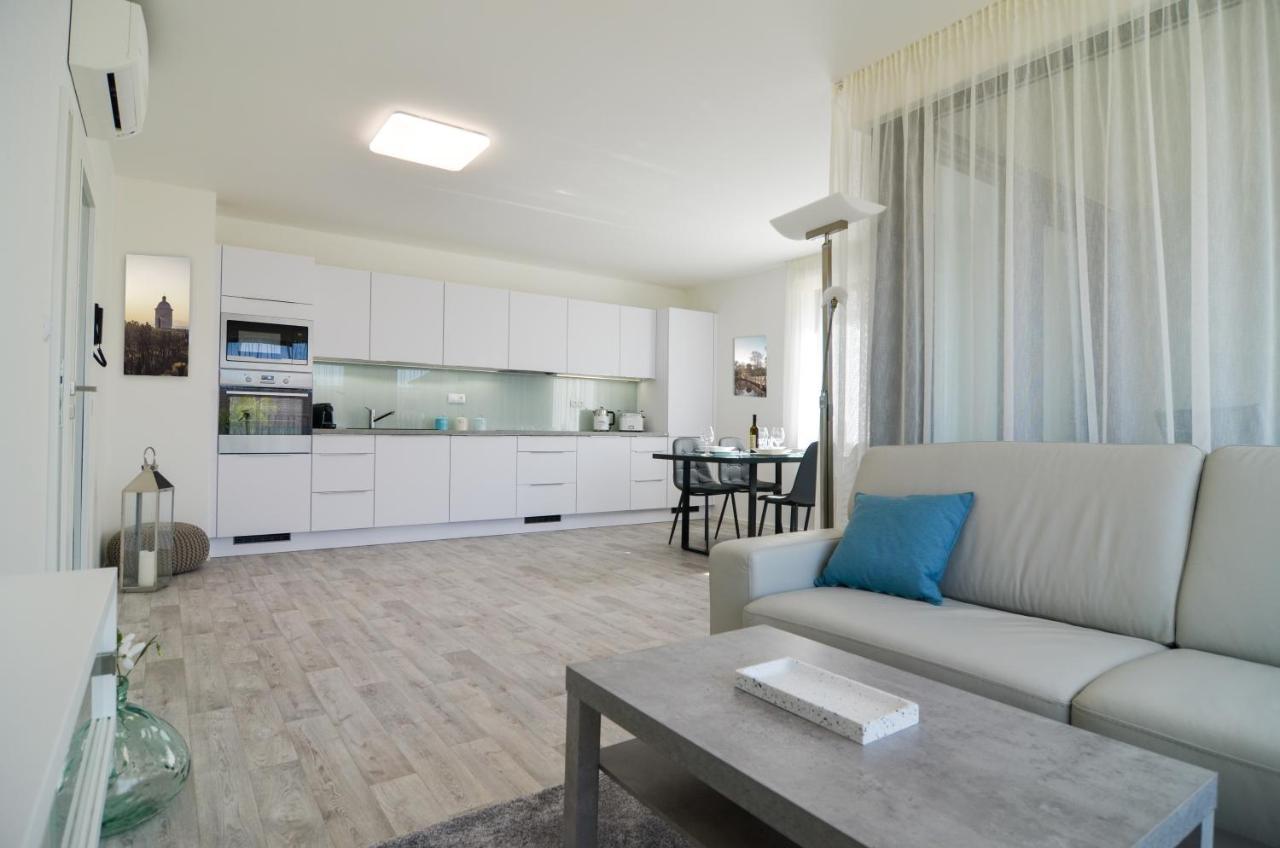 Palm Garden Apartment 1 米库洛夫 外观 照片