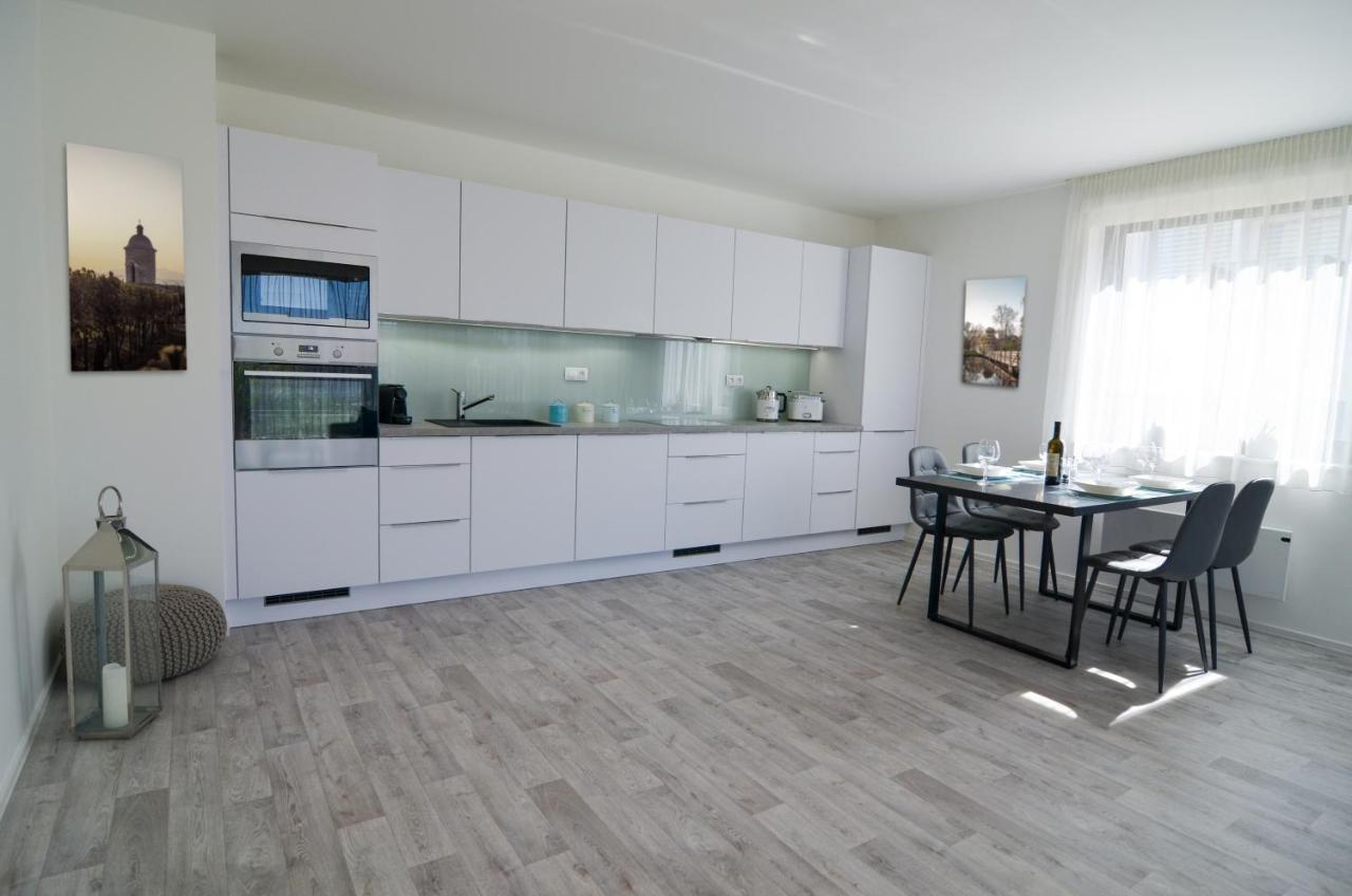 Palm Garden Apartment 1 米库洛夫 外观 照片