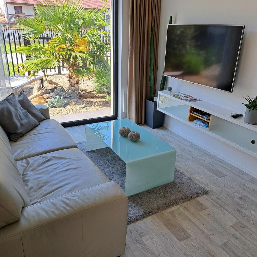 Palm Garden Apartment 1 米库洛夫 外观 照片